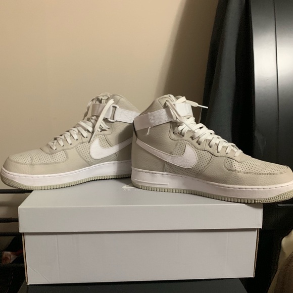 Air Force 1 High ‘07 “Pale Grey” - Picture 5 of 8